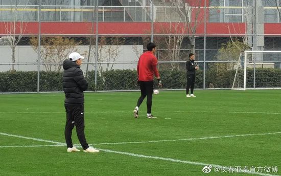 联合导演郑大圣则如此分享他的创作感受：;投身革命的人，内心世界一定是极其浪漫的，我们不仅要复现历史，更要发掘其中的诗意，把浪漫和诗意作为我们的电影工作主题